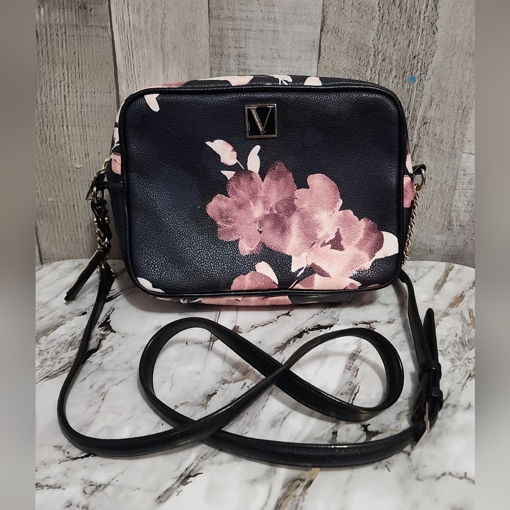 🌷Limited Edition Victoria's Secret Black and Pink Floral Crossbody Bag🌷